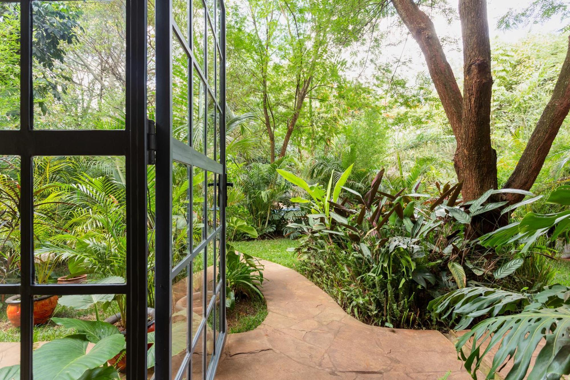 The Jungle Oasis With Heated Pool Apartment Найроби Екстериор снимка